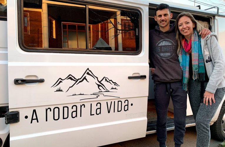 Dalila y Hernán comienzan a “Rodar la vida” por la Argentina a bordo de su camioneta especialmente preparada