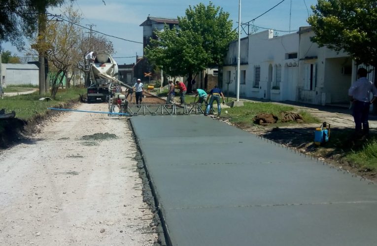 Obra 30 cuadras de pavimento: comenzó el hormigonado de la Av. Alem