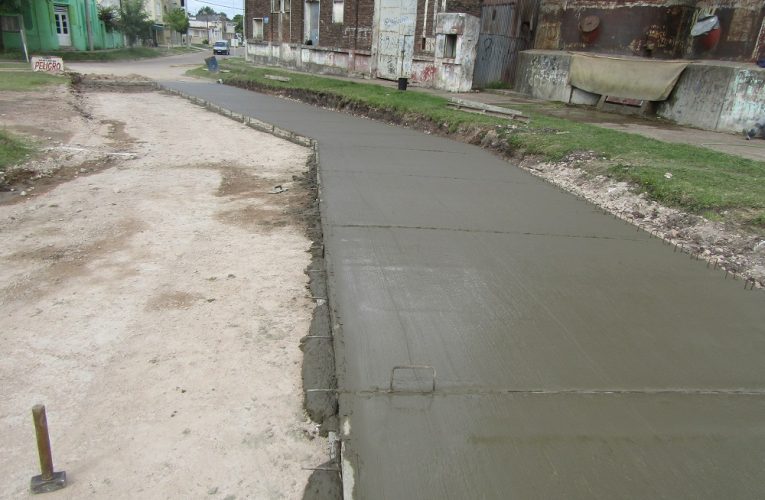 Obra 30 cuadras de pavimento en Basavilbaso: hormigonado de la Avenida Alem