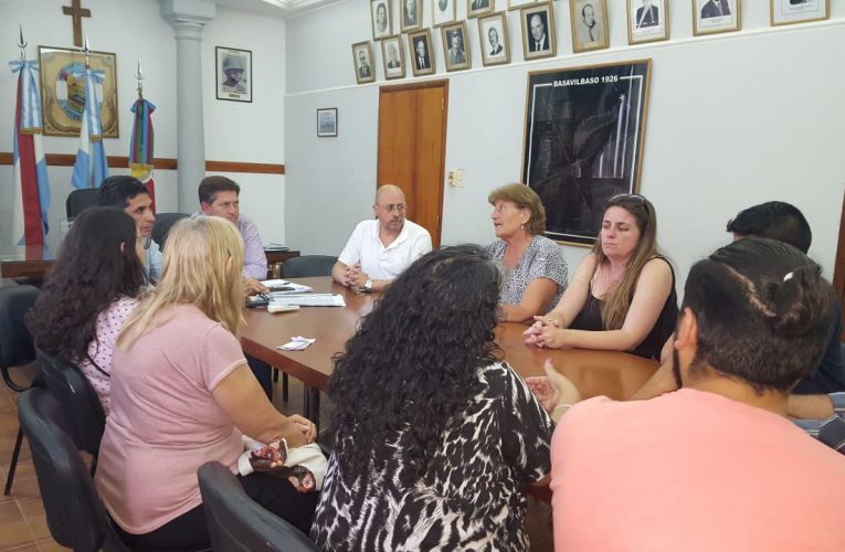 Reunión del intendente de Basavilbaso con integrantes del Coro Magníficat