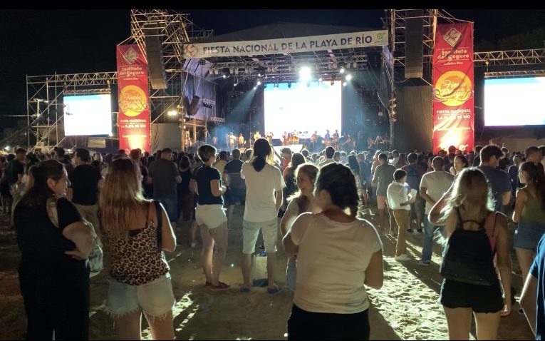 El Ministro de Turismo de Entre Ríos recorrió la Fiesta Nacional de la Playa de Río