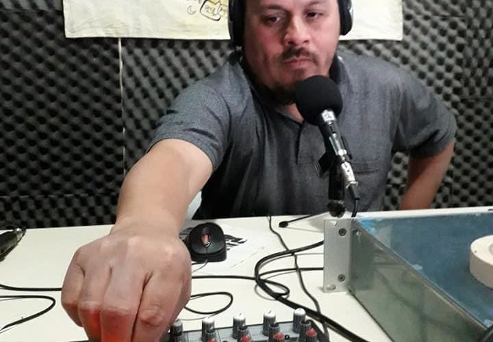 “Estar en la radio comunitaria es algo mágico y sanador”, dijo Claudio Álvarez, conductor de Haciendo ruido