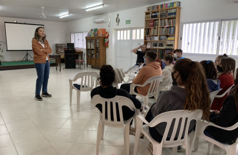 Una aprendiz de sobreviviente de la Shoá se presentó en Biblioteca Popular Luz Obrera