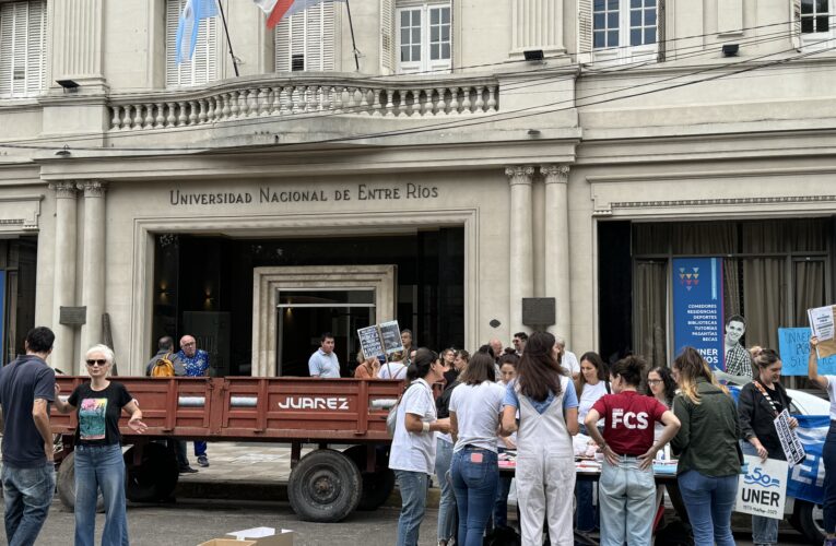 La UNER sede Concepción del Uruguay realizó una actividad en defensa de la universidad pública