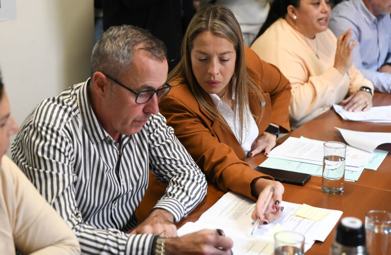 Se busca que los agentes del Estado se capaciten en Lengua de Señas